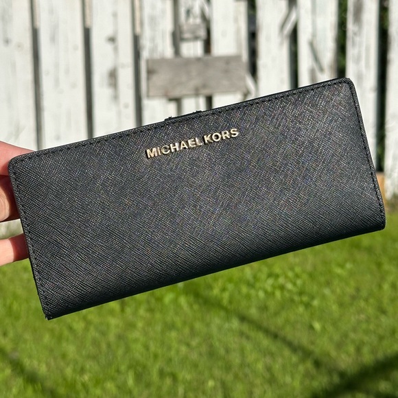 Michael Kors Jet Set Travel Slim Bifold Wallet - Picture 7 of 7